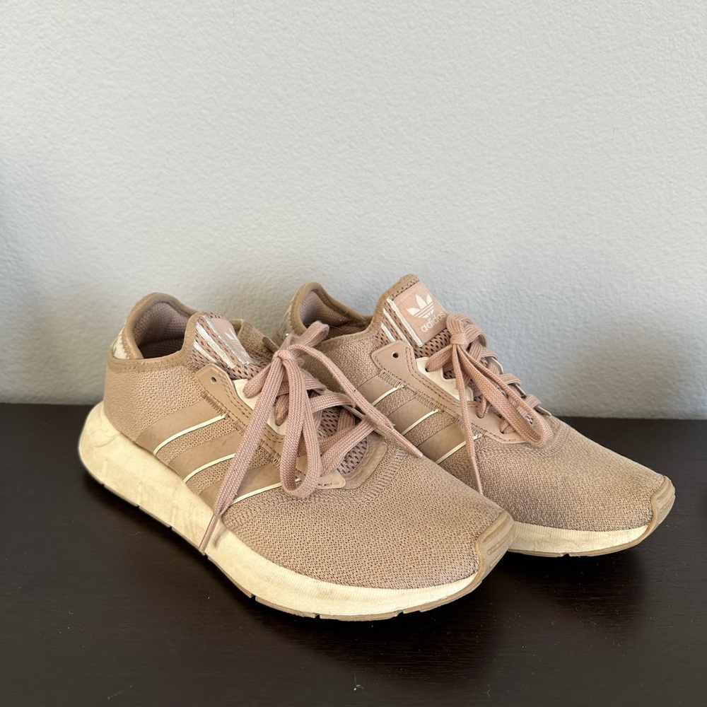Adidas Sneakers
